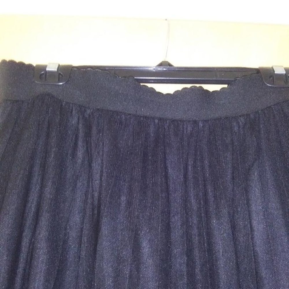 Studio West Apparel Size Medium Netted Skirt - image 4